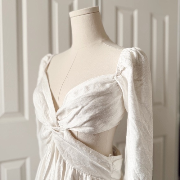 Topshop Twist Cut Out Mini Tea Dress in Ivory with Long Balloon Sleeves Size M - Picture 9 of 10